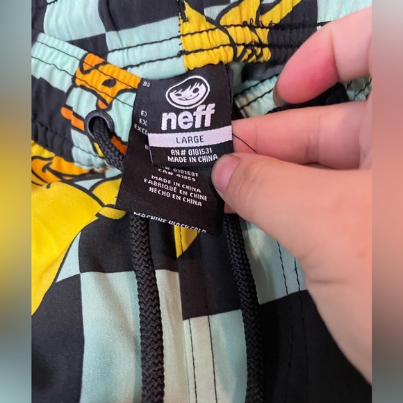 Men’s Neff board swim shorts size Large rubber ducks quick dry summer print - Picture 2 of 5